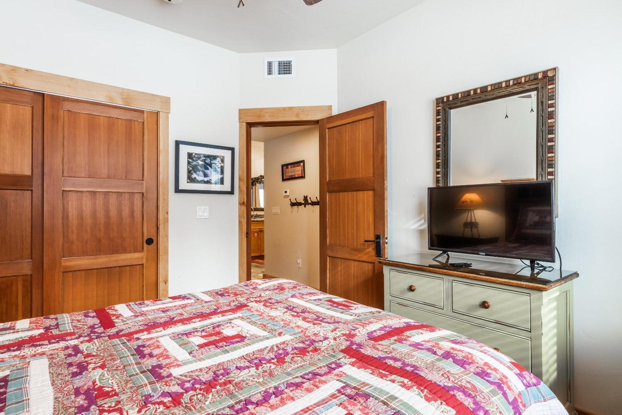 Upscale 4 Bed, 3 Bath At The Woodwinds With Amazing Mountain Views And Golf Course Access And Private Hot Tub And Garage Sleeps 10 Villa Mammoth Lakes Eksteriør bilde