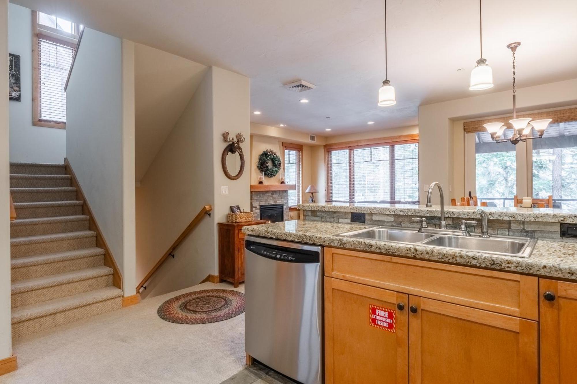 Upscale 4 Bed, 3 Bath At The Woodwinds With Amazing Mountain Views And Golf Course Access And Private Hot Tub And Garage Sleeps 10 Villa Mammoth Lakes Eksteriør bilde